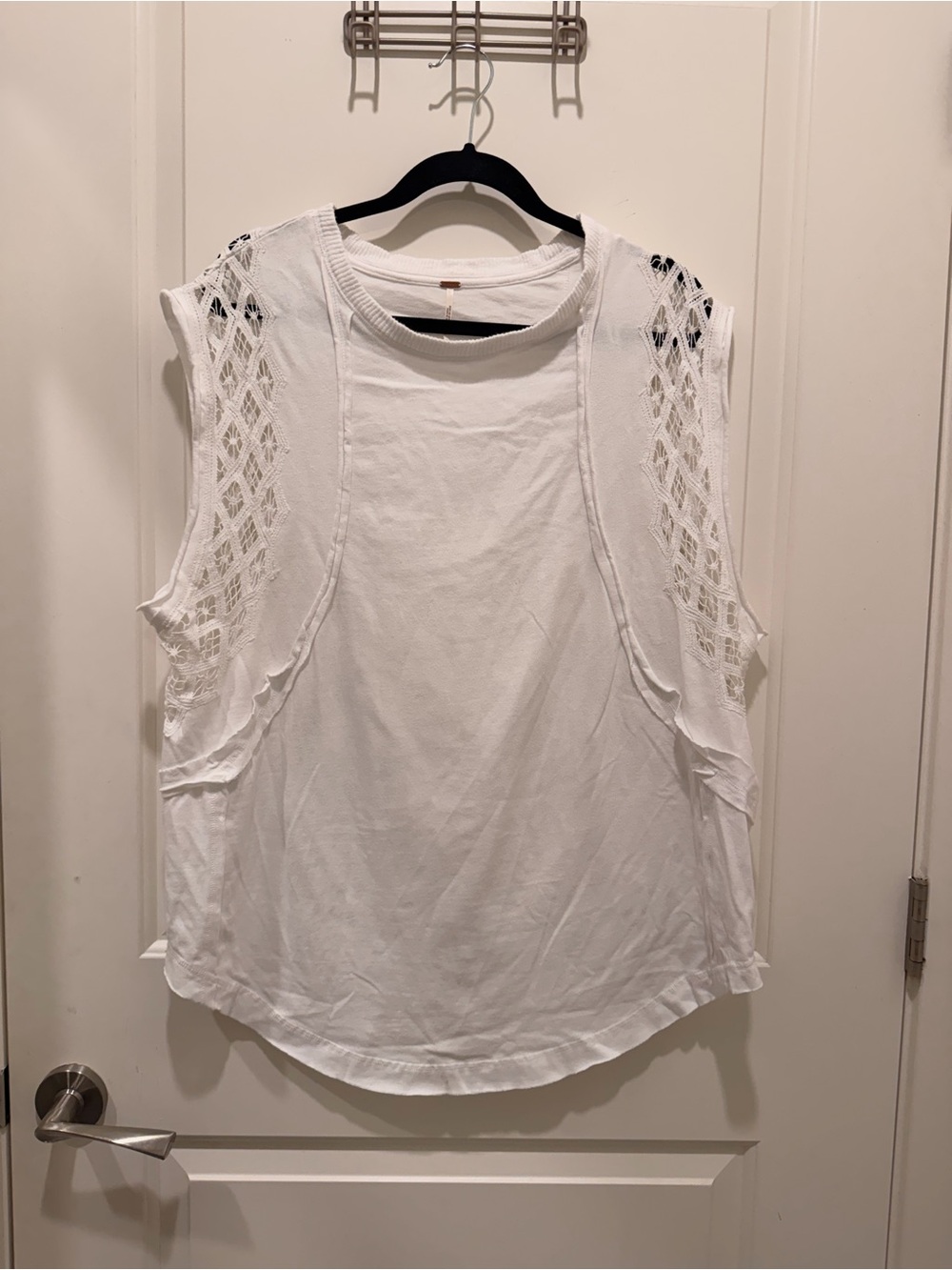 Free People Tank Top Size L White Cotton Lace Inset
Sleeveless